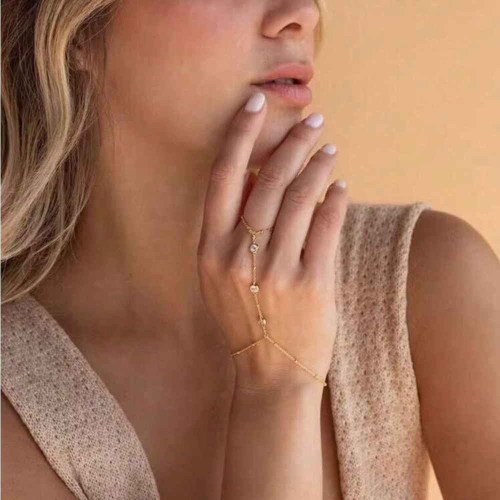 Charming 18k  ✨Diamond Finger Bracelet ✨